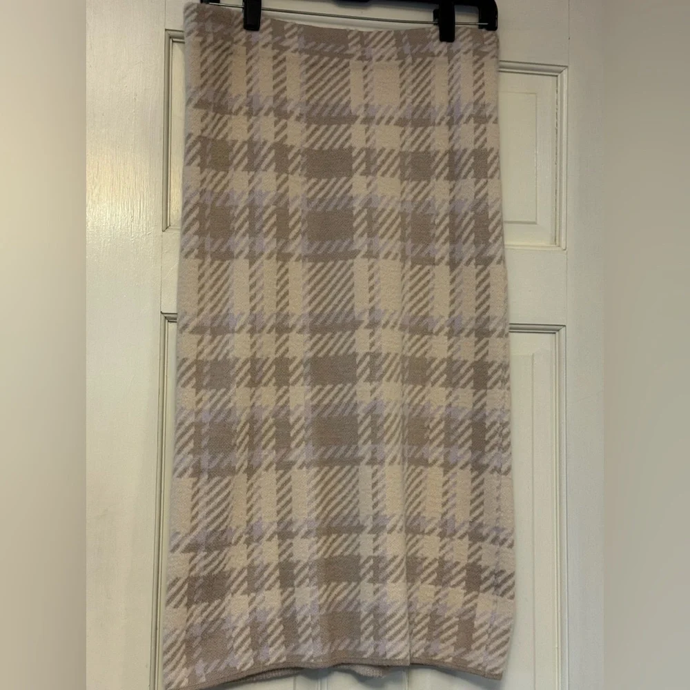 Ann Taylor Checkered Skirt Set in Cream and Tan - Picture 9 of 13